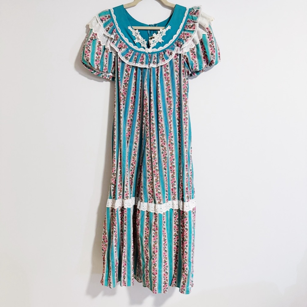 Carol Bennett - Vintage Rose Print Ruffle Muumuu